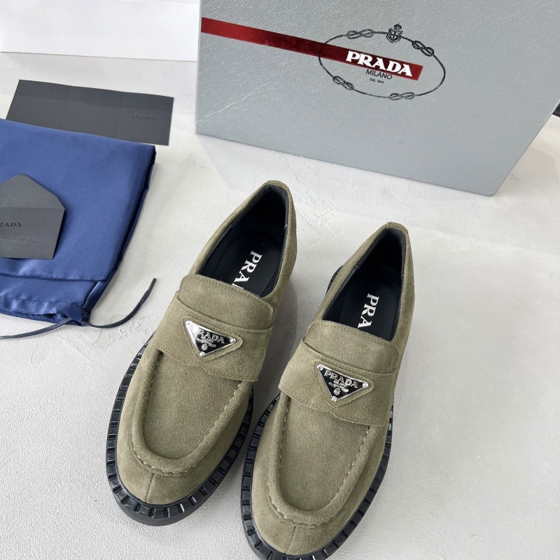 Pra*a leather shoes
